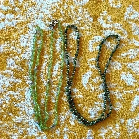 Bundle two semi precious stone green necklaces NWOT - Picture 1 of 5